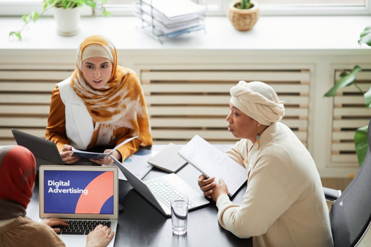 drop servicing publicité organisation adopter pendant